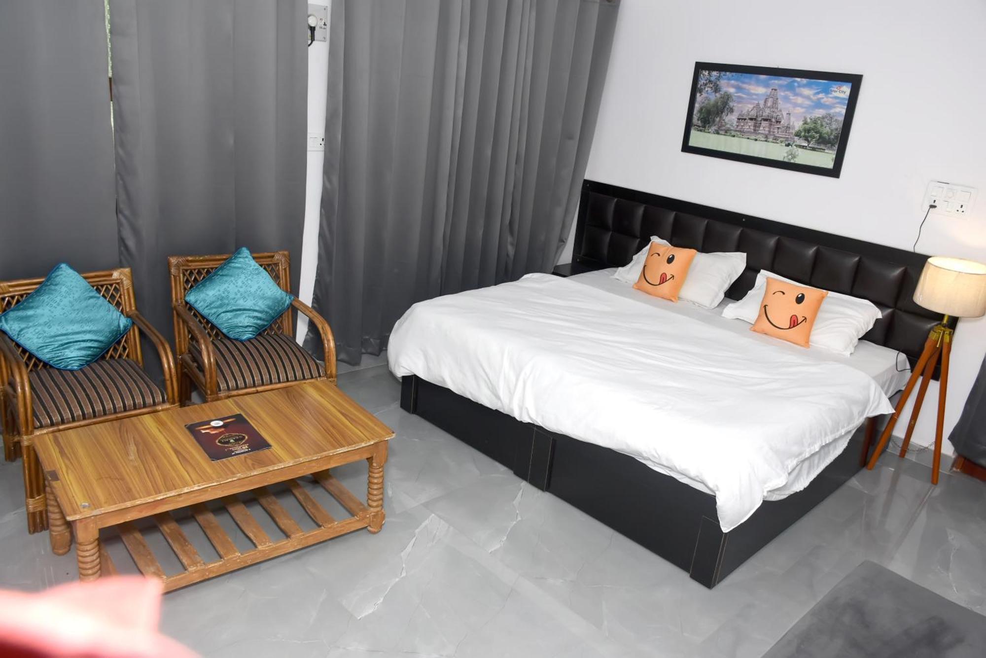 Khajuraho Glory Homestay Exterior foto