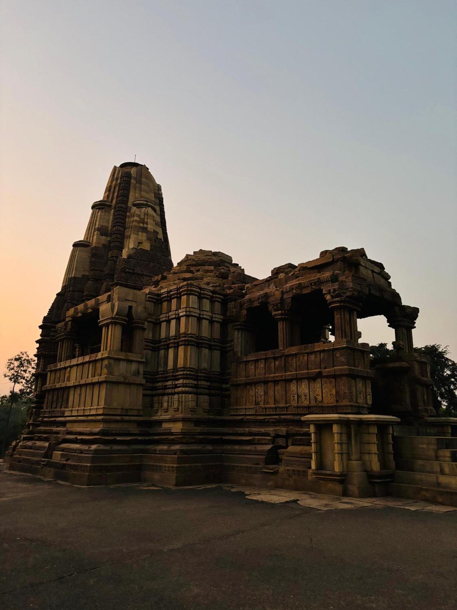 Khajuraho Glory Homestay Exterior foto