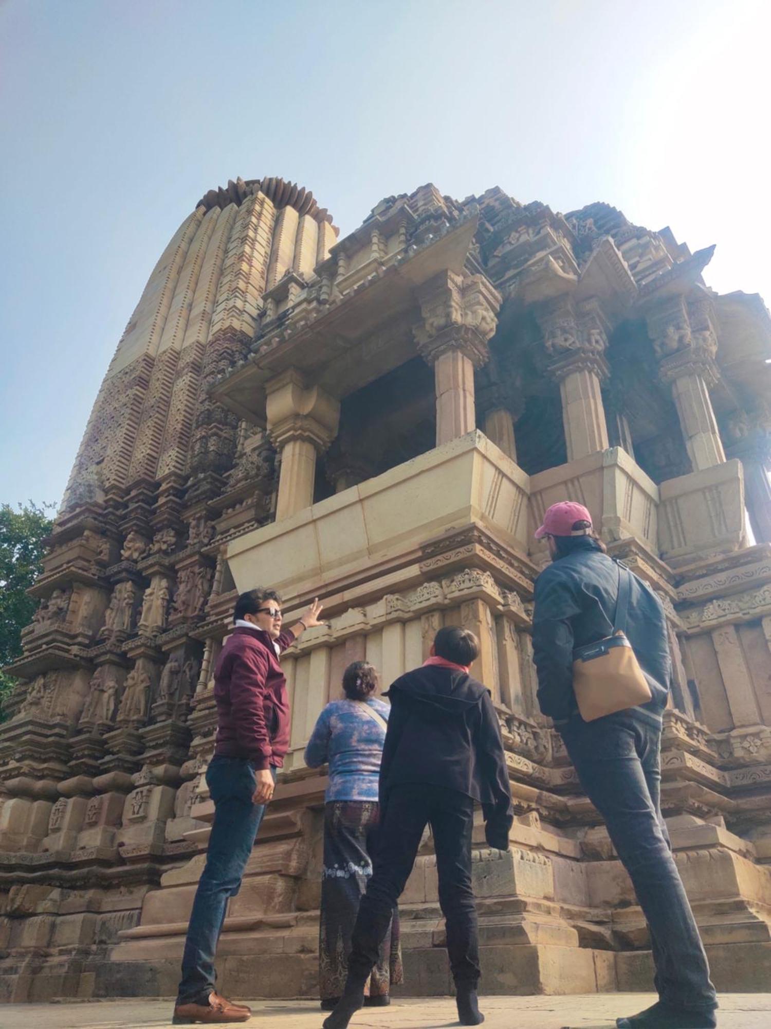 Khajuraho Glory Homestay Exterior foto