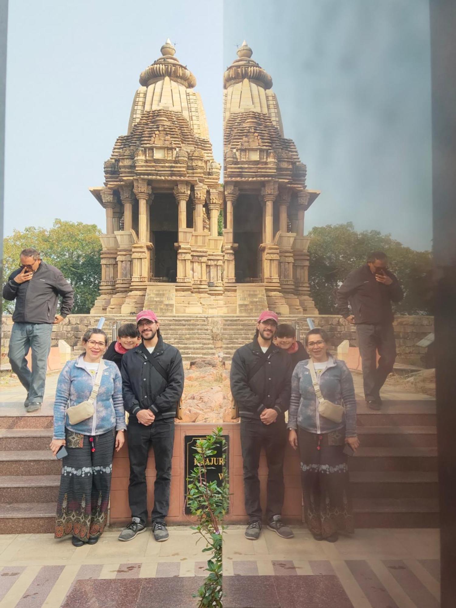 Khajuraho Glory Homestay Exterior foto